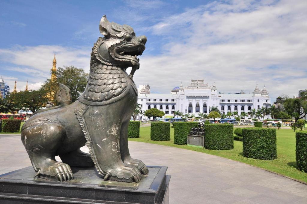 Hotel Family Treasure Yangon Exterior foto