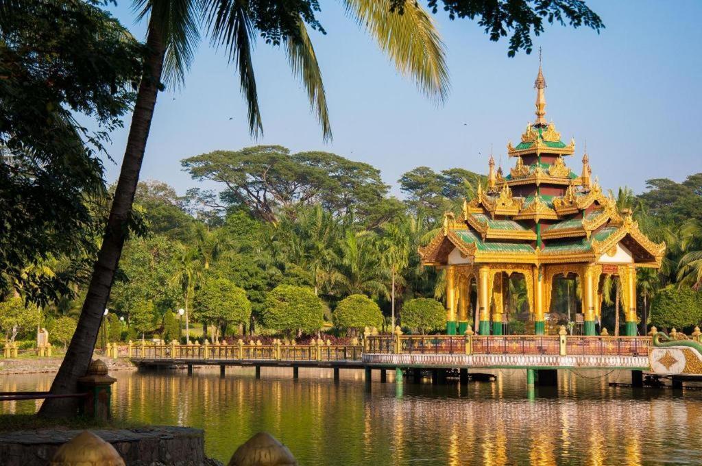 Hotel Family Treasure Yangon Exterior foto