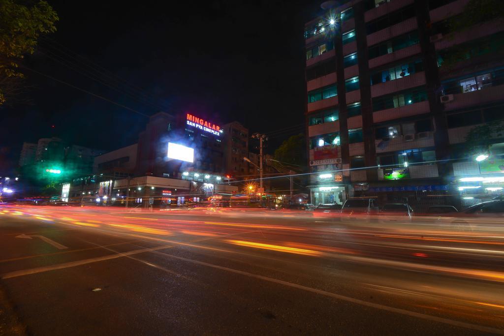 Hotel Family Treasure Yangon Exterior foto