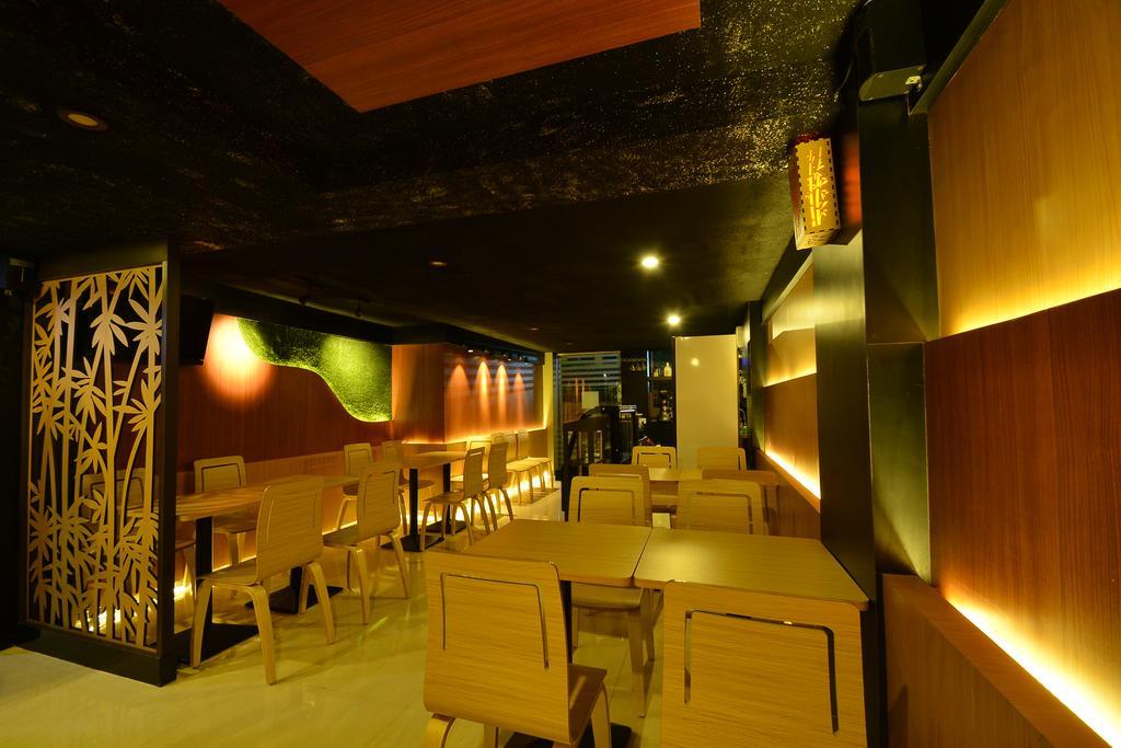 Hotel Family Treasure Yangon Exterior foto