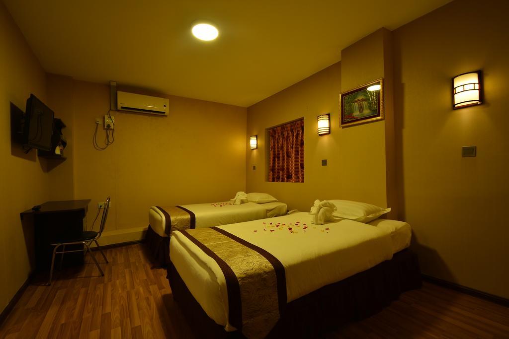 Hotel Family Treasure Yangon Exterior foto