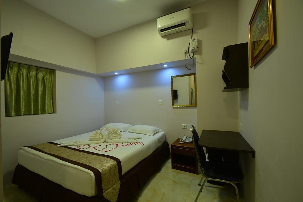 Hotel Family Treasure Yangon Exterior foto