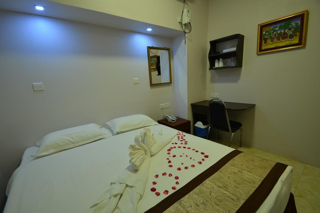 Hotel Family Treasure Yangon Exterior foto