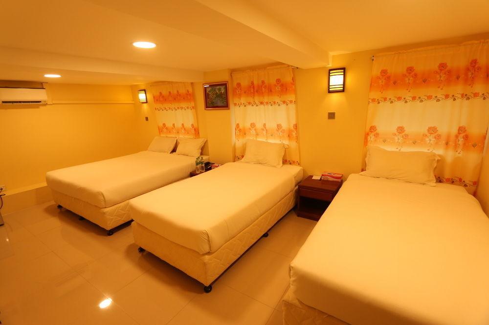 Hotel Family Treasure Yangon Exterior foto