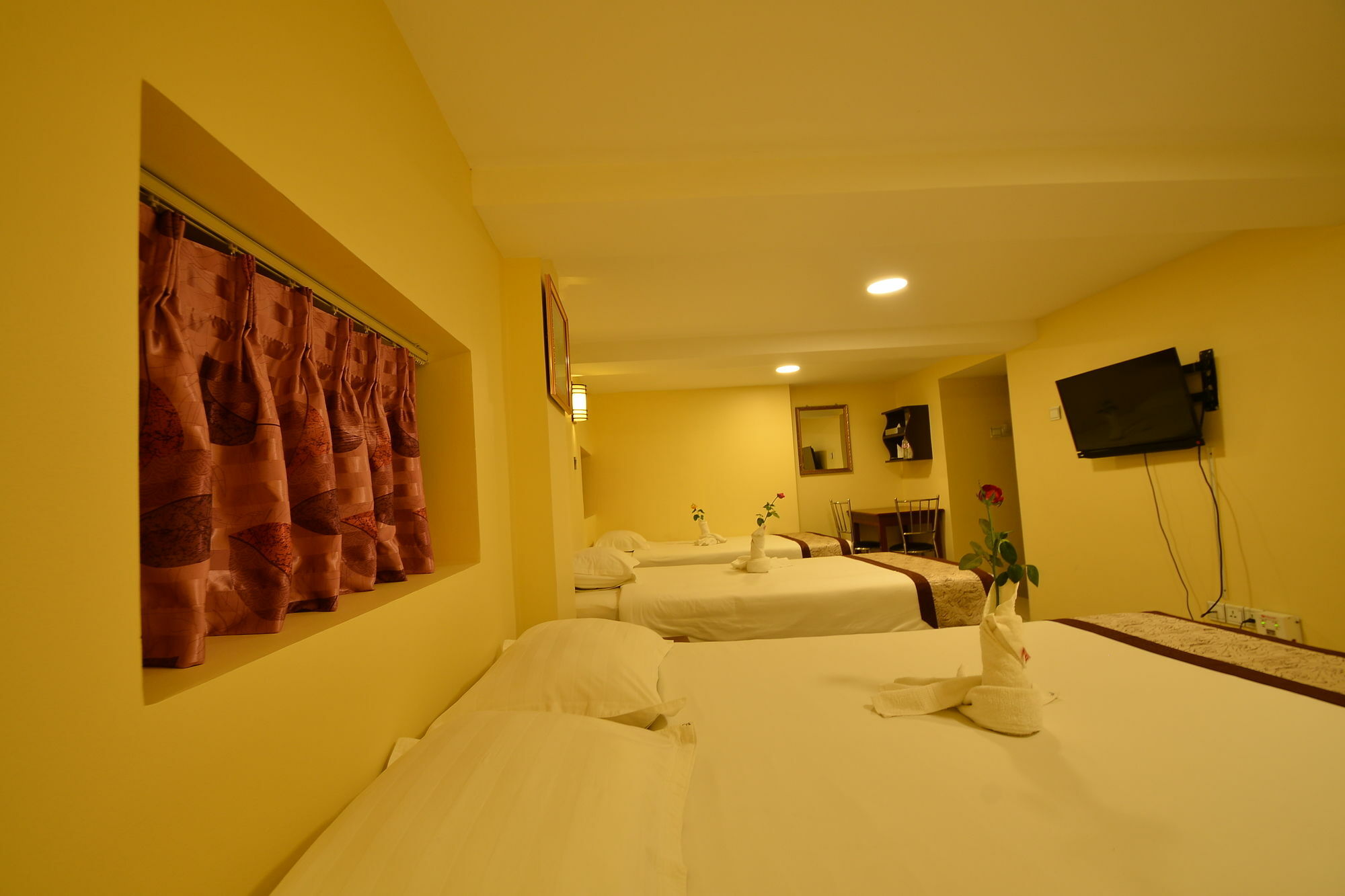 Hotel Family Treasure Yangon Exterior foto