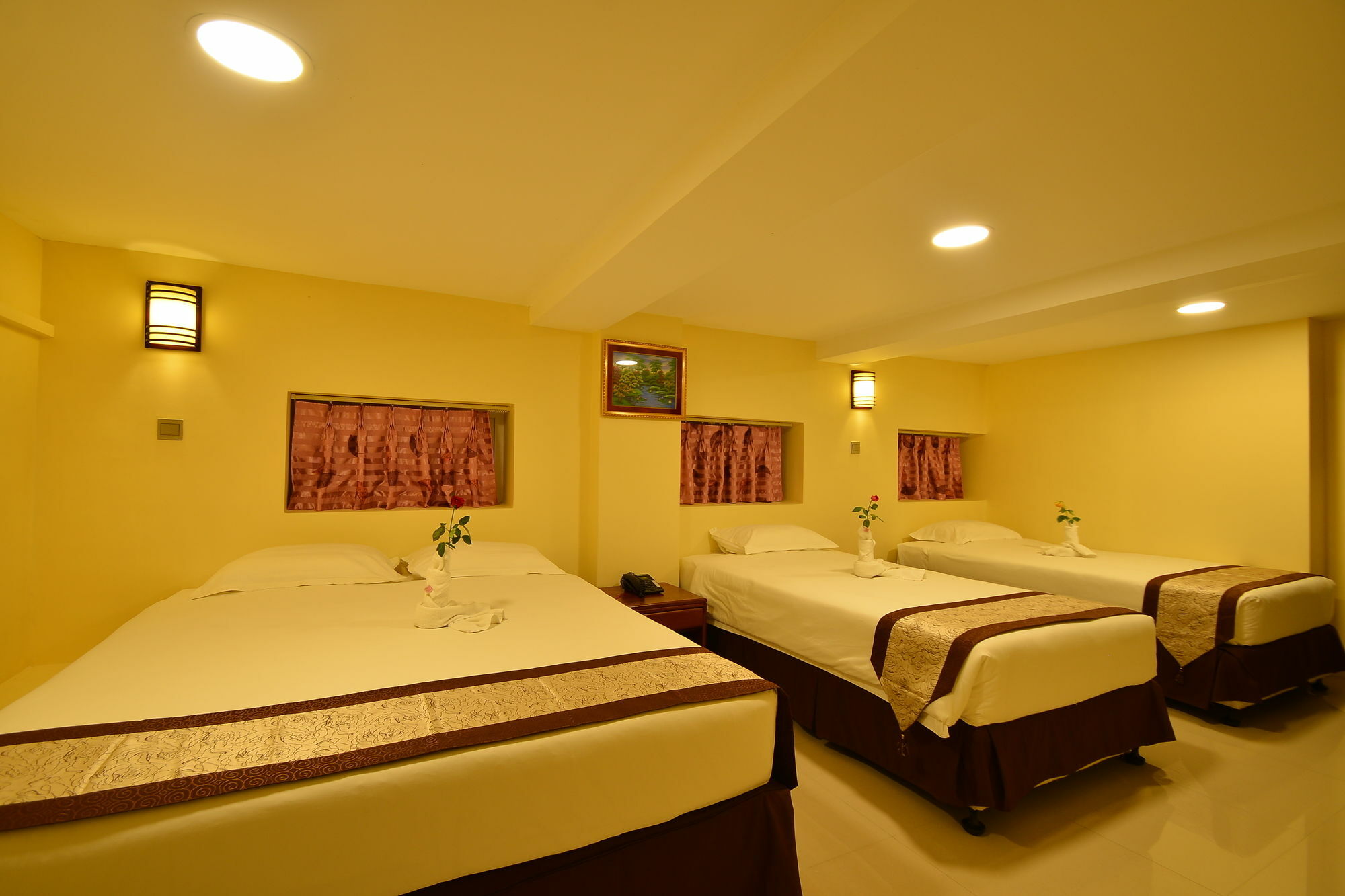 Hotel Family Treasure Yangon Exterior foto