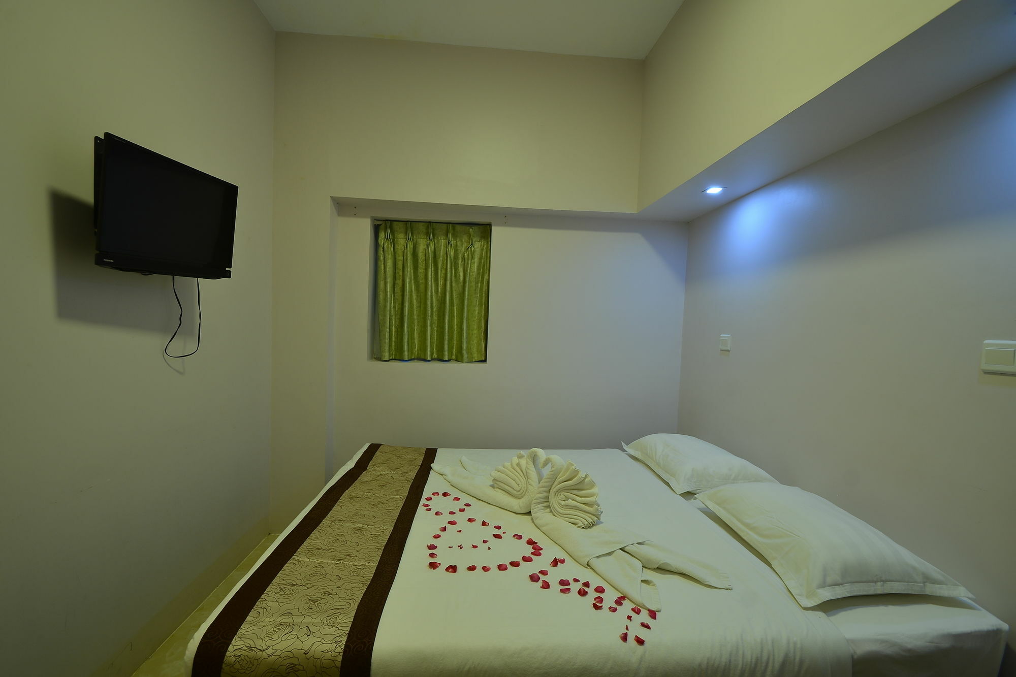 Hotel Family Treasure Yangon Exterior foto