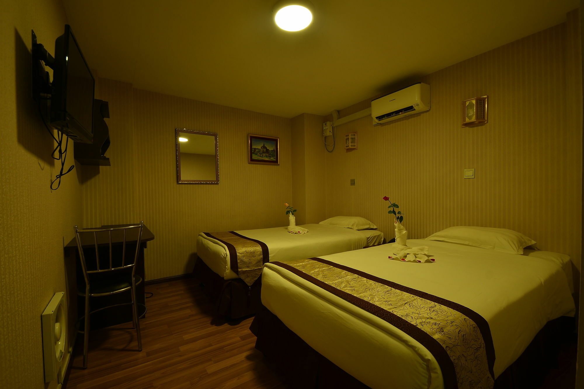 Hotel Family Treasure Yangon Exterior foto