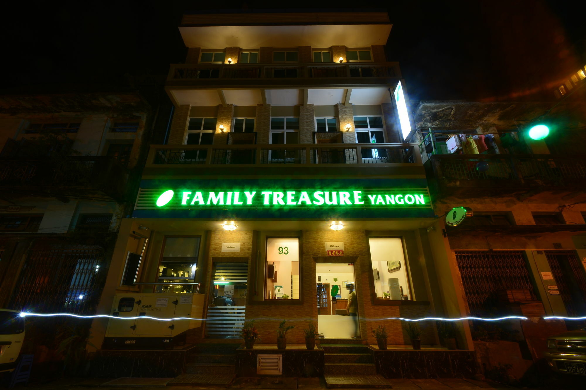 Hotel Family Treasure Yangon Exterior foto